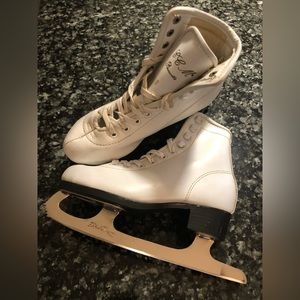 White CCM “Pirouette” Ice Skates